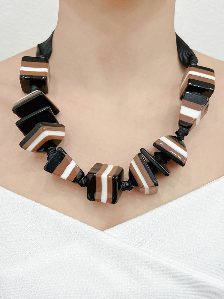 brown & black necklace